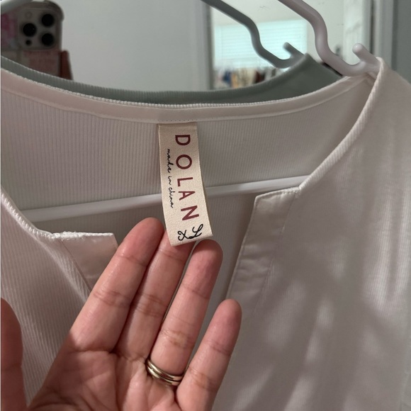 BNWOT Anthropologie Dolan Eyelet Puff Sleeve Vneck Top - Picture 3 of 3